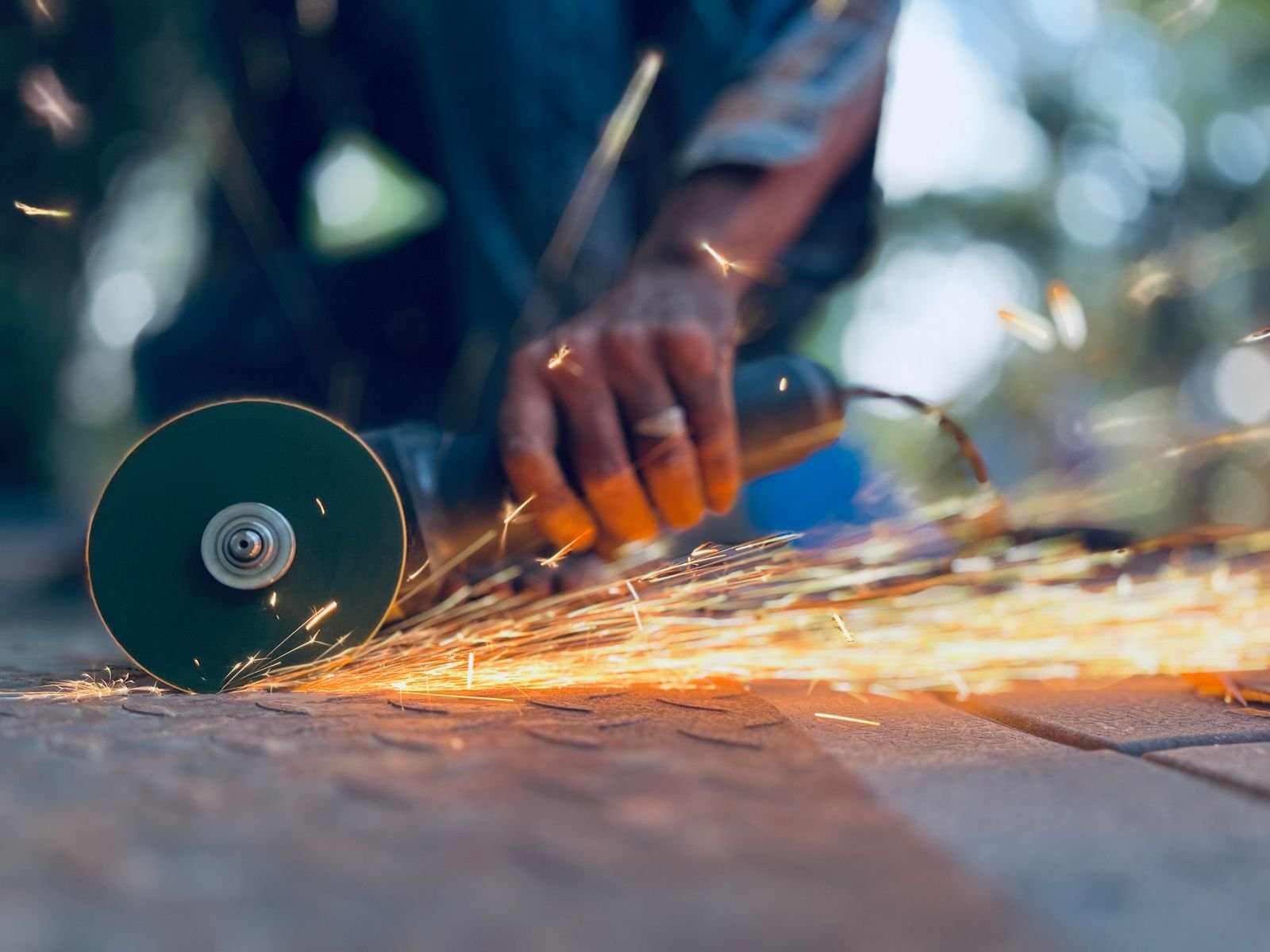 How to Choose the Right Abrasive or Cutting Disc — A CUMI Buying Guide