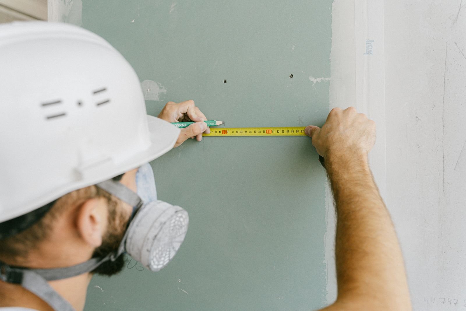 How to Choose the Right Panels or Plastering Solution for Your Home or Office in the Tri-City Region